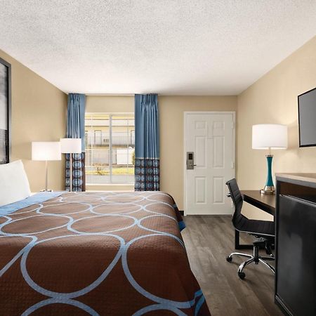 Super 8 By Wyndham Gulfport Biloxi Airport Motel Ngoại thất bức ảnh